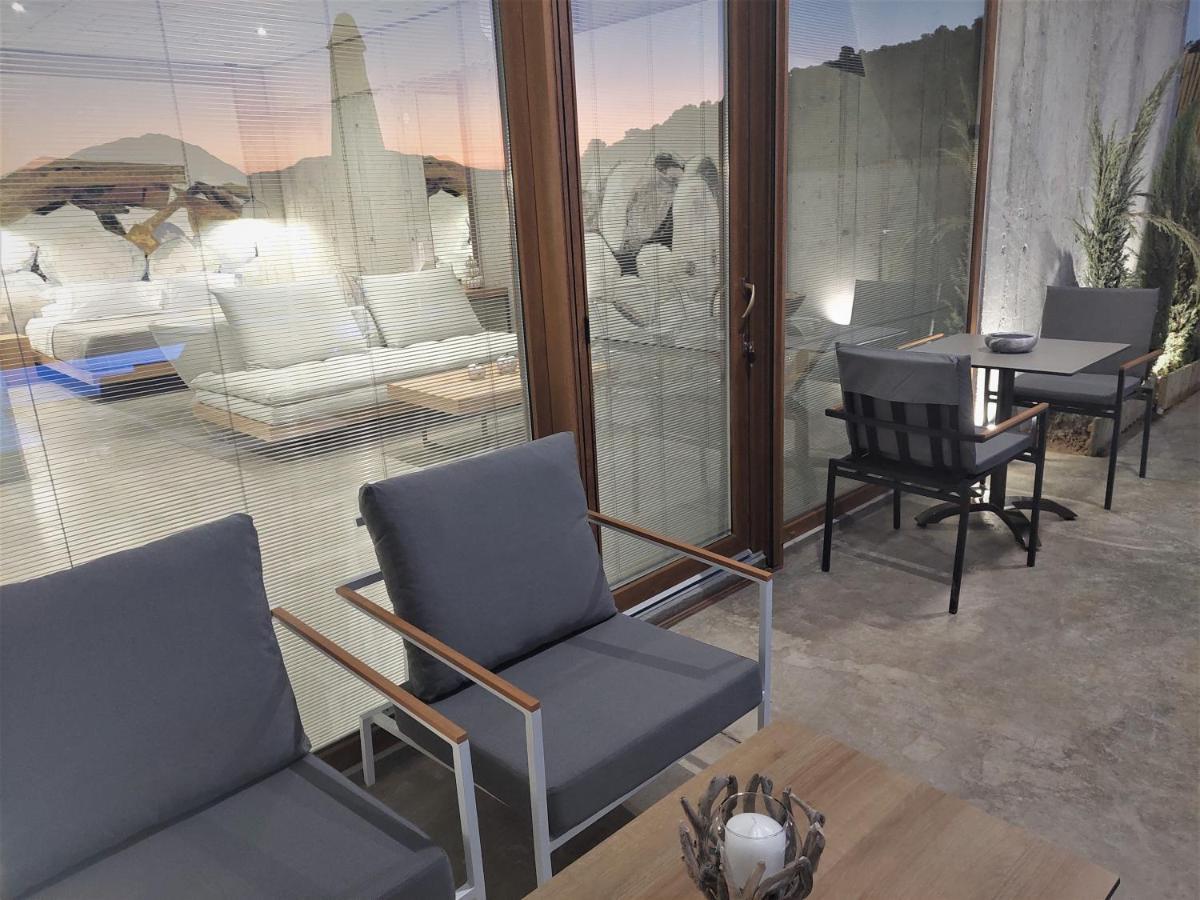 Marnos Luxury Villas كاميلاريون المظهر الخارجي الصورة