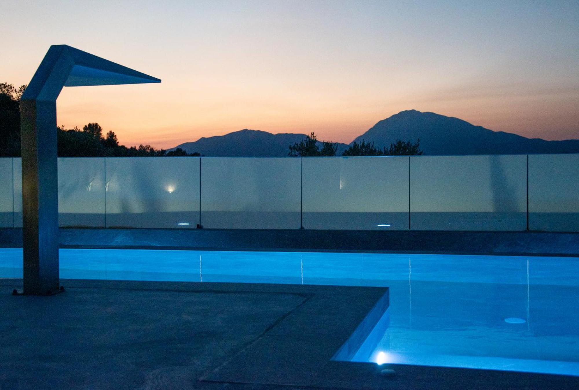 Marnos Luxury Villas كاميلاريون المظهر الخارجي الصورة